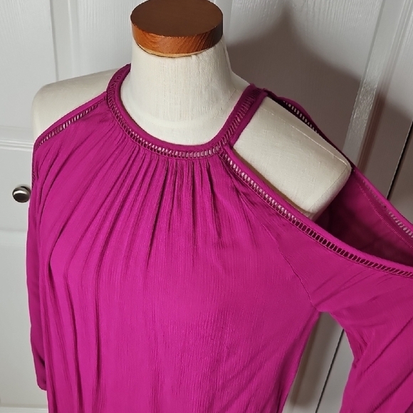 1. State Pink Pleated Cold Shoulder Relaxed Blouse Size M - Picture 2 of 8